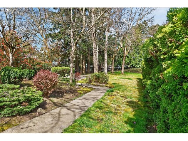 8717 Se MONTEREY Ave 304, Happy Valley, OR 97086