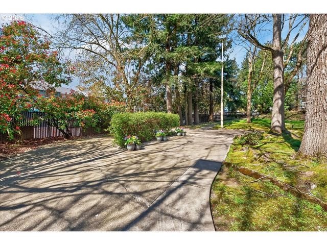 8717 Se MONTEREY Ave 304, Happy Valley, OR 97086