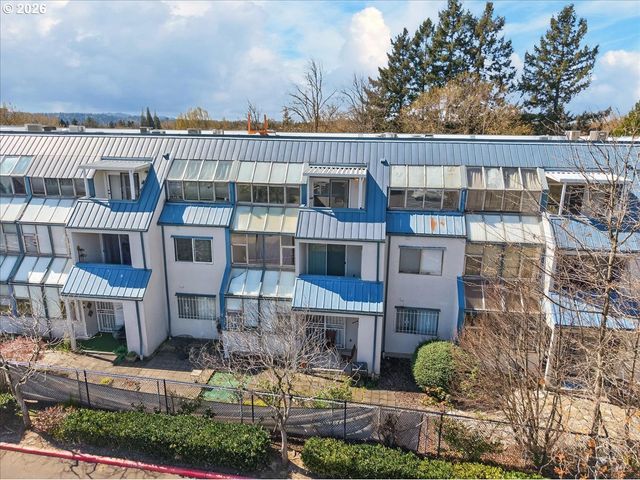 8717 Se MONTEREY Ave 304, Happy Valley, OR 97086