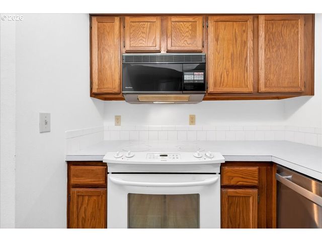 8717 Se MONTEREY Ave 304, Happy Valley, OR 97086