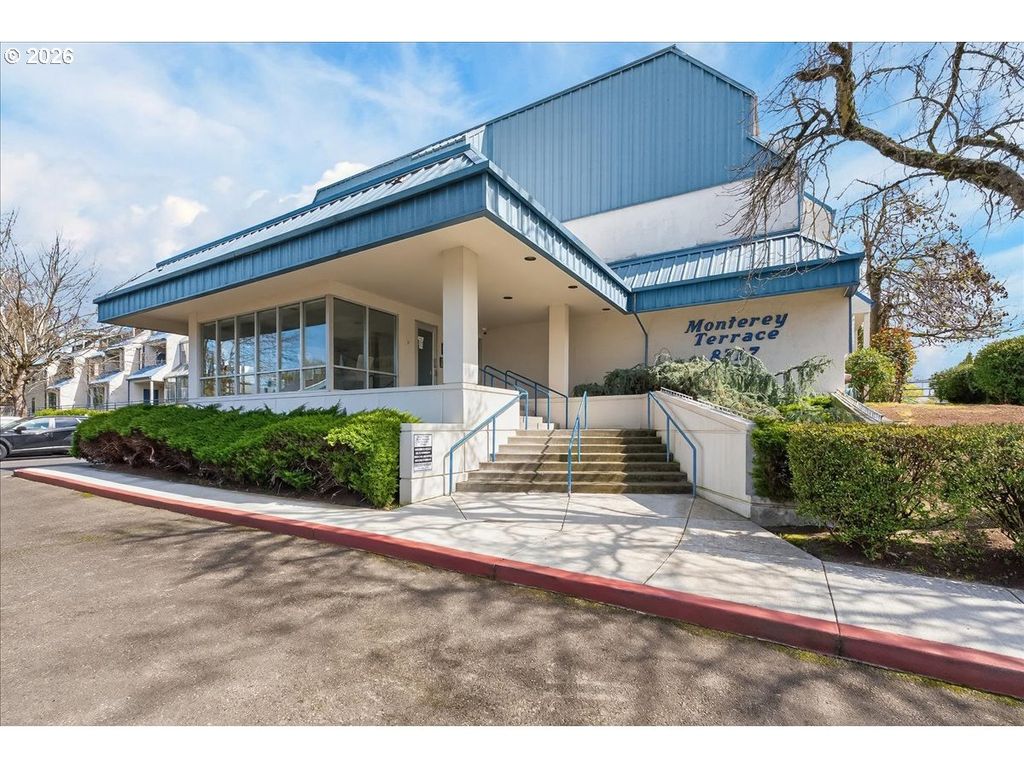 8717 Se MONTEREY Ave 304, Happy Valley, OR 97086