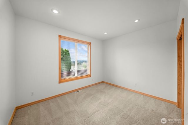 9216 Milburn Loop SE, Olympia, WA 98513