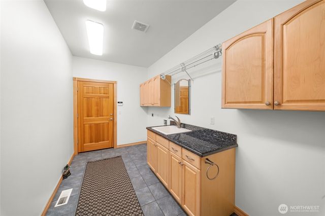 9216 Milburn Loop SE, Olympia, WA 98513