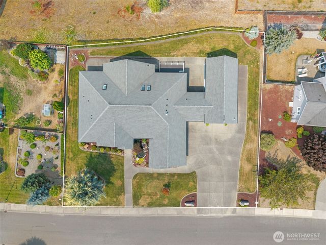 9216 Milburn Loop SE, Olympia, WA 98513