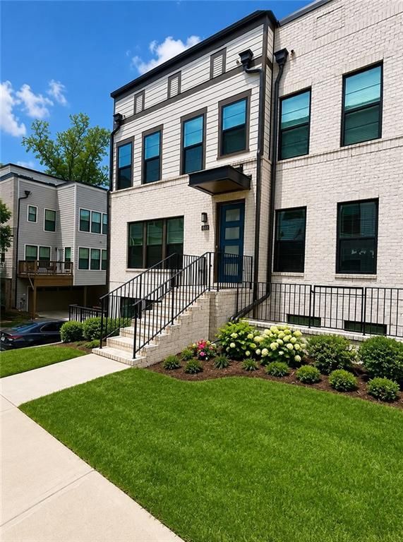 1038 Burnside Place NW, Atlanta, GA 30318