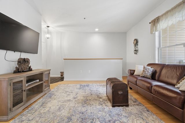 36 Cambridge Rd 40, Woburn, MA 01801