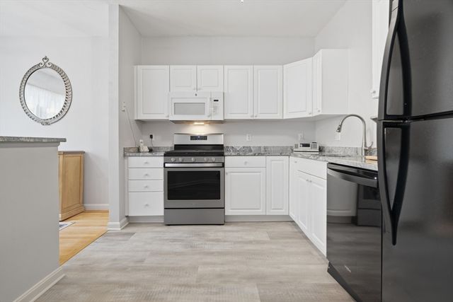 36 Cambridge Rd 40, Woburn, MA 01801