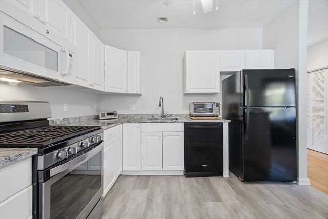 36 Cambridge Rd 40, Woburn, MA 01801