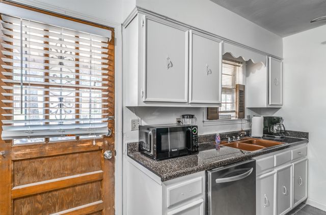 5627 TULIP TREE DR, Memphis, TN 38115