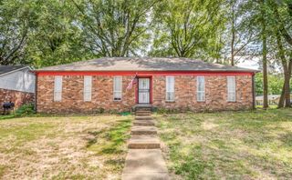 5627 TULIP TREE DR, Memphis, TN 38115