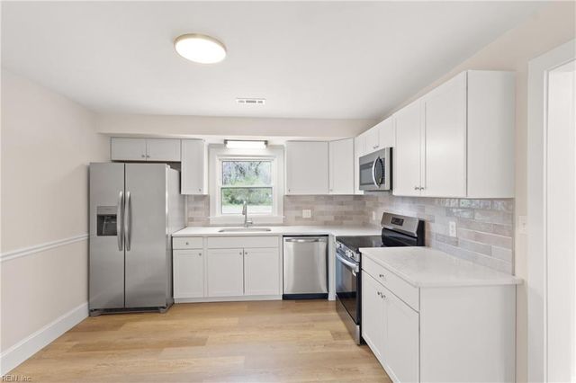 7013 Ashley ST, Hayes, VA 23072