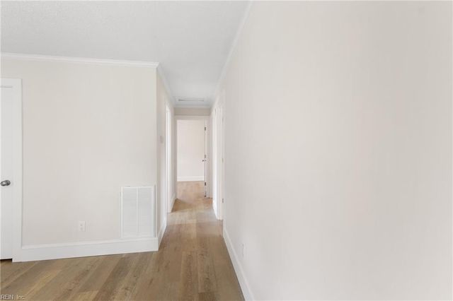 7013 Ashley ST, Hayes, VA 23072