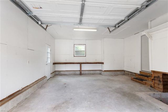 7013 Ashley ST, Hayes, VA 23072