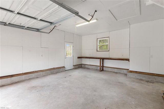 7013 Ashley ST, Hayes, VA 23072