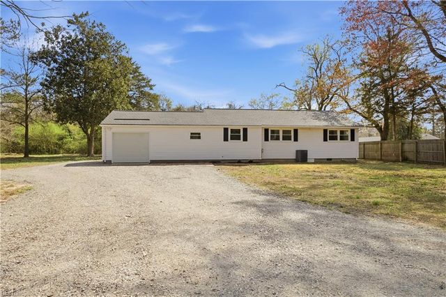 7013 Ashley ST, Hayes, VA 23072