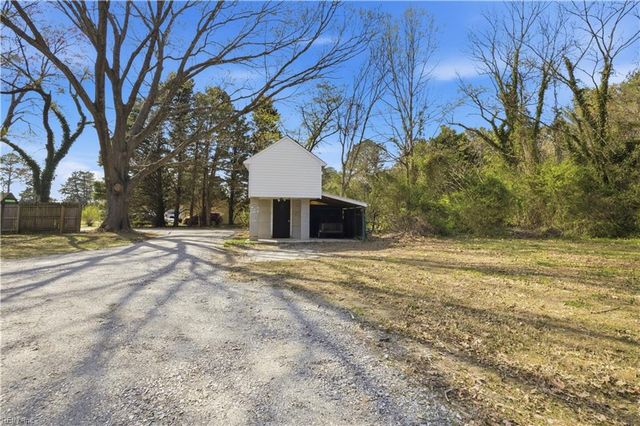 7013 Ashley ST, Hayes, VA 23072