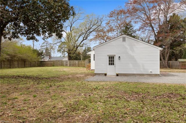 7013 Ashley ST, Hayes, VA 23072