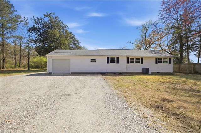 7013 Ashley ST, Hayes, VA 23072