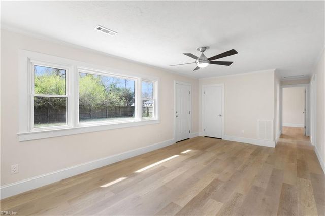 7013 Ashley ST, Hayes, VA 23072