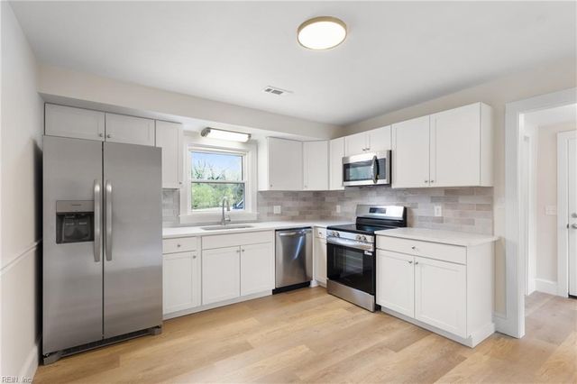 7013 Ashley ST, Hayes, VA 23072