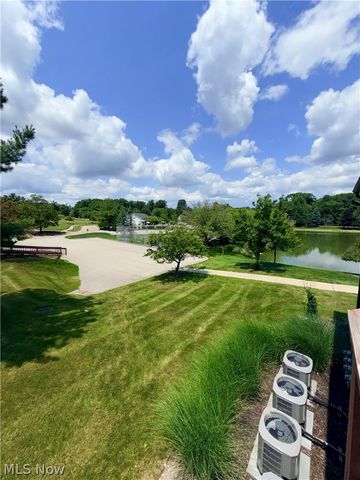 8603 Scenicview Drive, Broadview Heights, OH 44147
