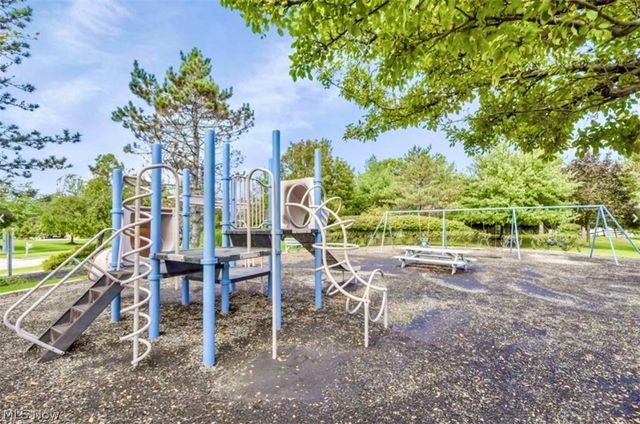 8603 Scenicview Drive, Broadview Heights, OH 44147