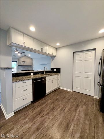 8603 Scenicview Drive, Broadview Heights, OH 44147