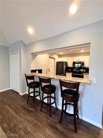 8603 Scenicview Drive, Broadview Heights, OH 44147