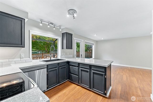 22908 SE 280th Place, Maple Valley, WA 98038