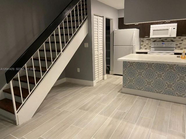 17515 NW 67th Ct G-22, Hialeah, FL 33015