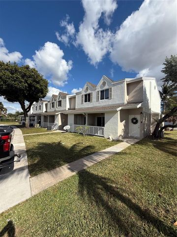 17515 NW 67th Ct G-22, Hialeah, FL 33015