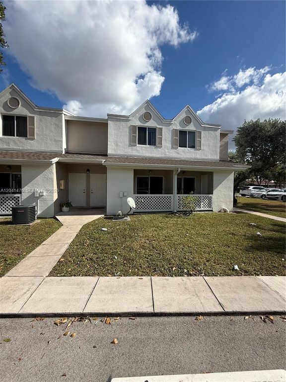 17515 NW 67th Ct G-22, Hialeah, FL 33015
