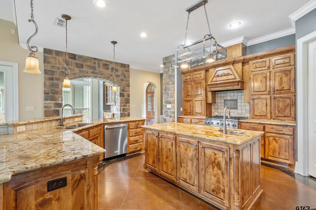 20389 County Road 178, Flint, TX 75762