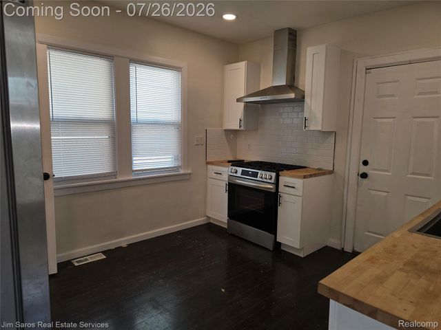1629 Alter Road, Detroit, MI 48215