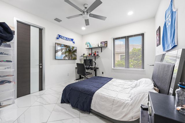 9475 Equus Circle, Boynton Beach, FL 33472