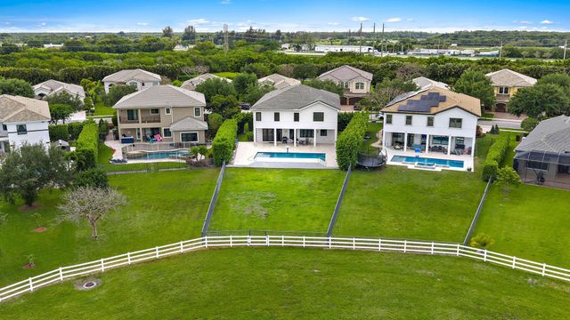 9475 Equus Circle, Boynton Beach, FL 33472