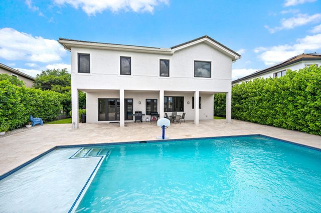 9475 Equus Circle, Boynton Beach, FL 33472