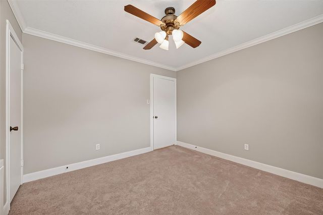 31 Champions Colony E, Houston, TX 77069