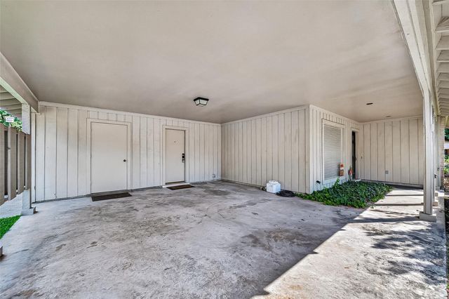 31 Champions Colony E, Houston, TX 77069