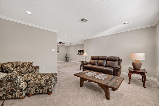 31 Champions Colony E, Houston, TX 77069