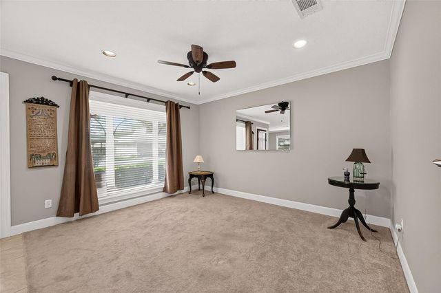 31 Champions Colony E, Houston, TX 77069