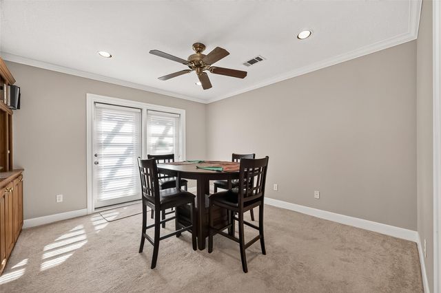 31 Champions Colony E, Houston, TX 77069