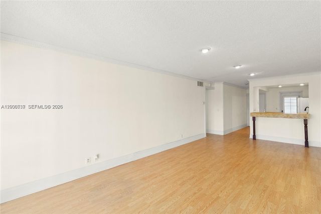 455 Paradise Isle Blvd 402, Hallandale Beach, FL 33009