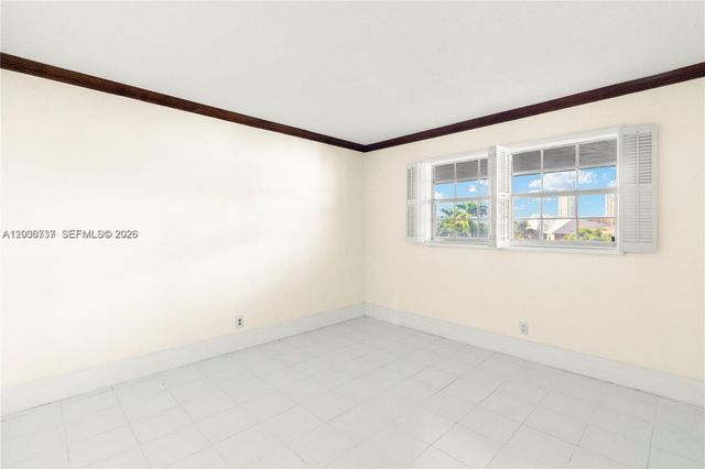 455 Paradise Isle Blvd 402, Hallandale Beach, FL 33009