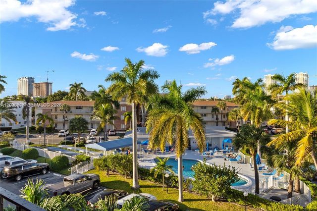 455 Paradise Isle Blvd 402, Hallandale Beach, FL 33009