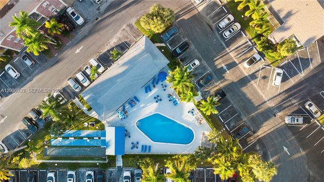 455 Paradise Isle Blvd 402, Hallandale Beach, FL 33009