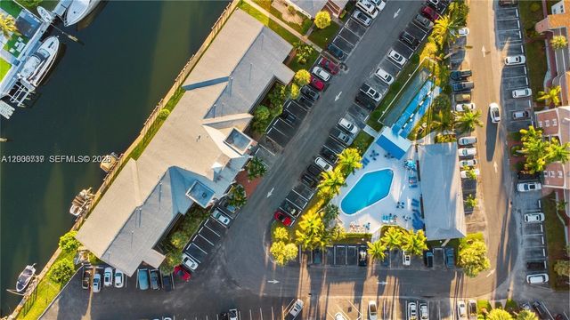 455 Paradise Isle Blvd 402, Hallandale Beach, FL 33009