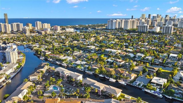 455 Paradise Isle Blvd 402, Hallandale Beach, FL 33009