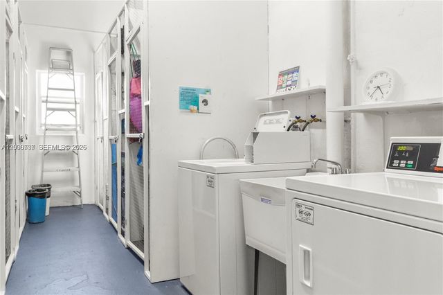 455 Paradise Isle Blvd 402, Hallandale Beach, FL 33009