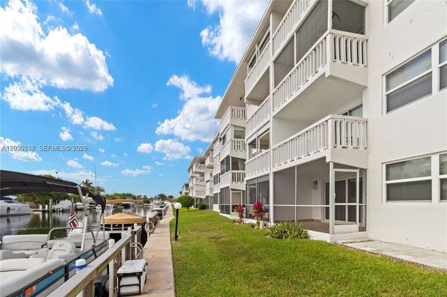 455 Paradise Isle Blvd 402, Hallandale Beach, FL 33009